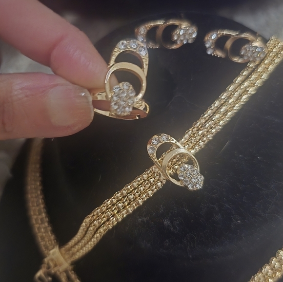 21kgp Dubai Jewelry Set -Elegant Gold Set with Rings and Necklace & Earings - Picture 7 of 12